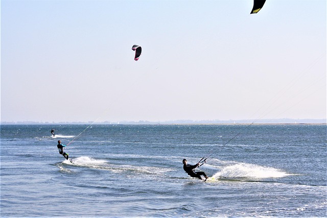 Sikkerhed først: Det vigtigste sikkerhedsudstyr til nye kitesurfere